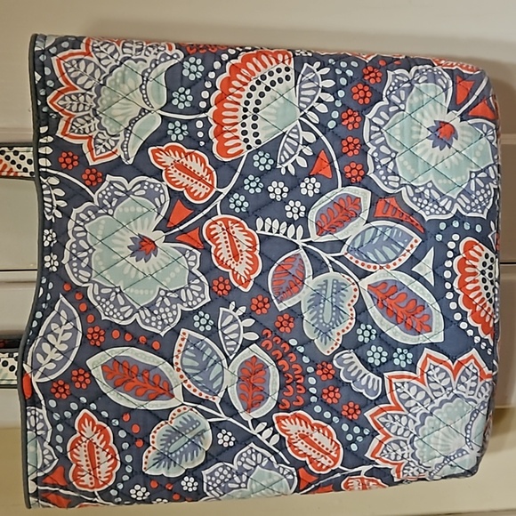 Vera Bradley Tote - Picture 3 of 7